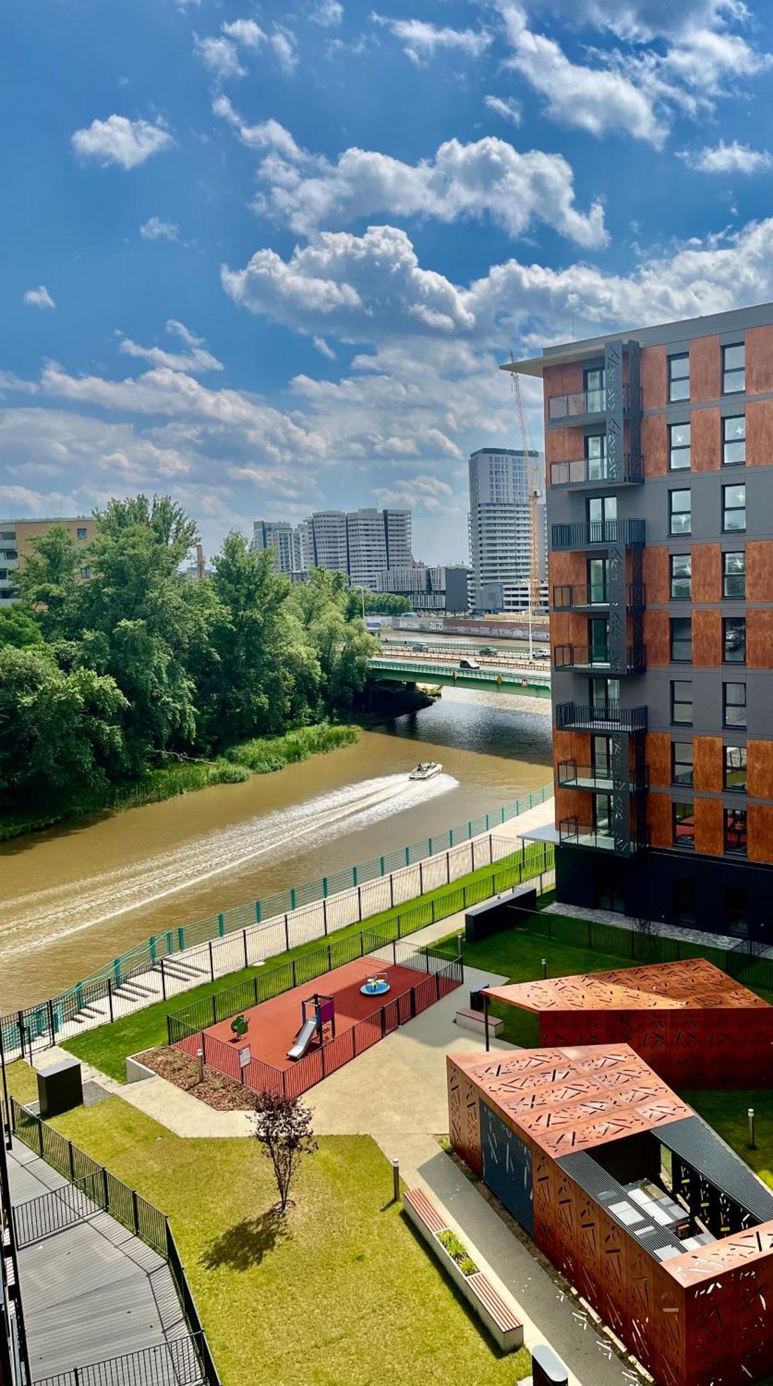 Jesionowe Apartamenty Nad Odra, Stare Miasto, Sauna W Jednym, Klimatyzacja , Garaz Podziemny 0 Zl, Odra River , Old Town, New Building, Air Conditioning, Sauna-One, Underground Garage Free فروتسواف المظهر الخارجي الصورة